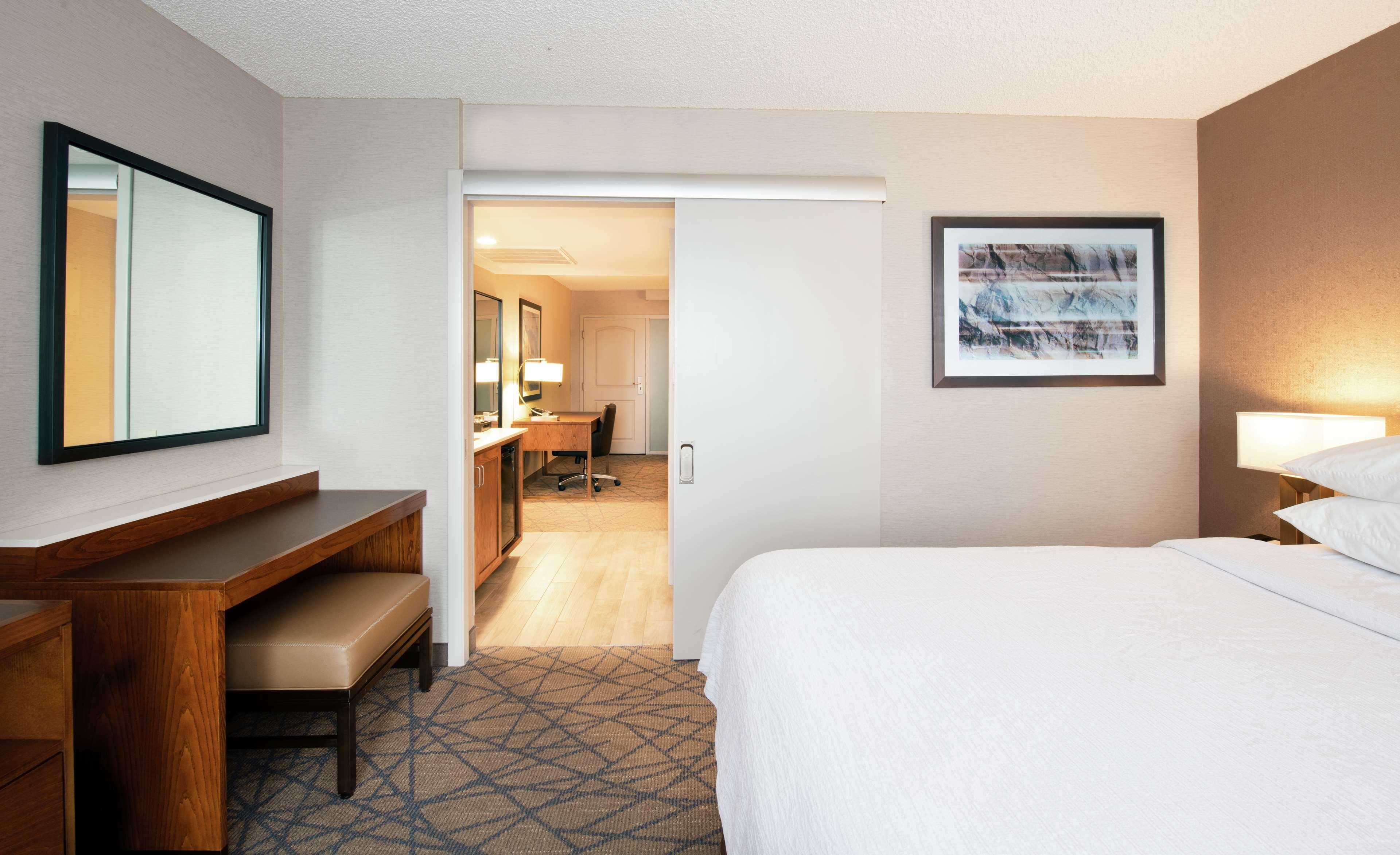 Embassy Suites By Hilton Colorado Springs Exteriör bild