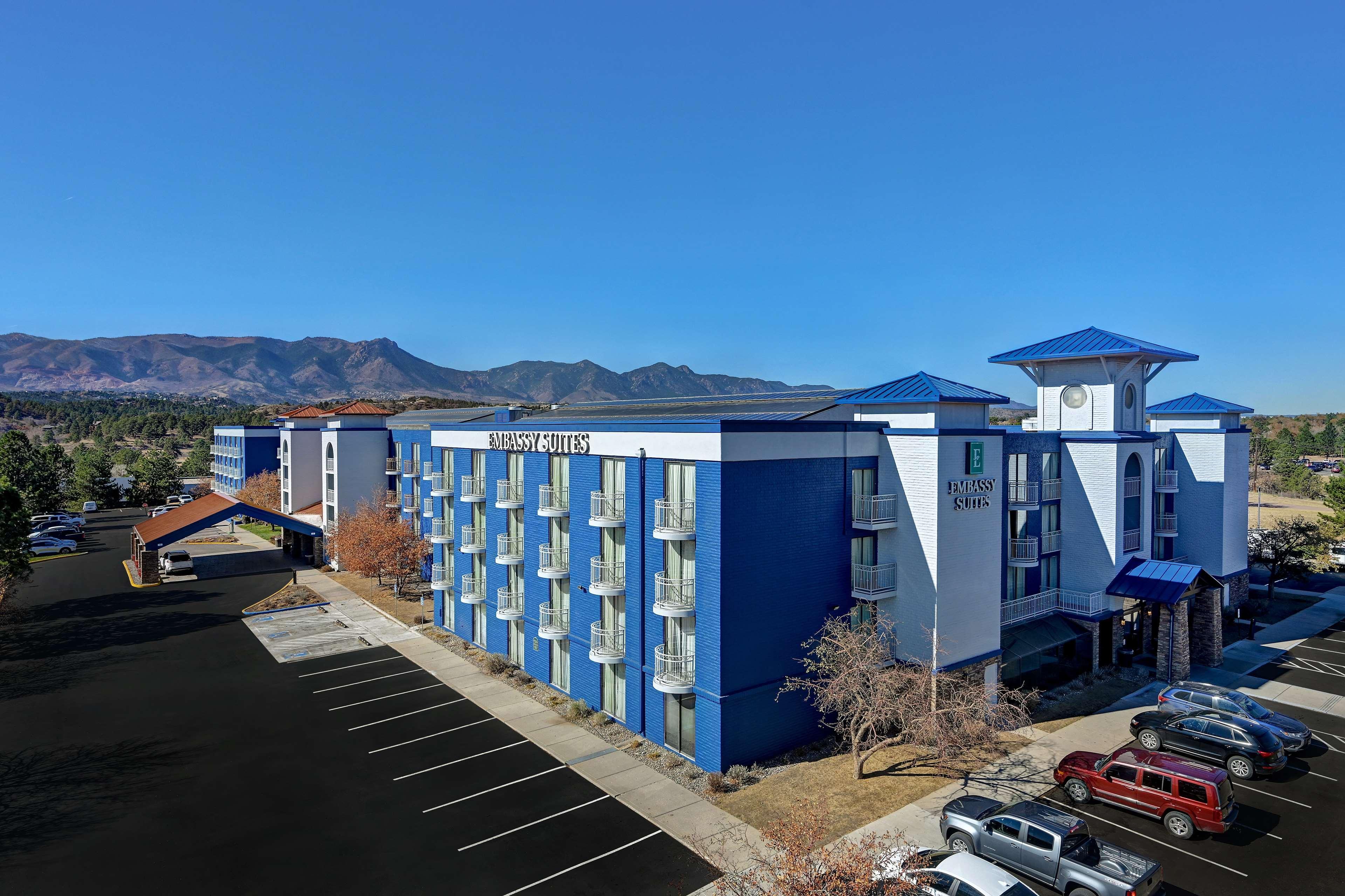 Embassy Suites By Hilton Colorado Springs Exteriör bild