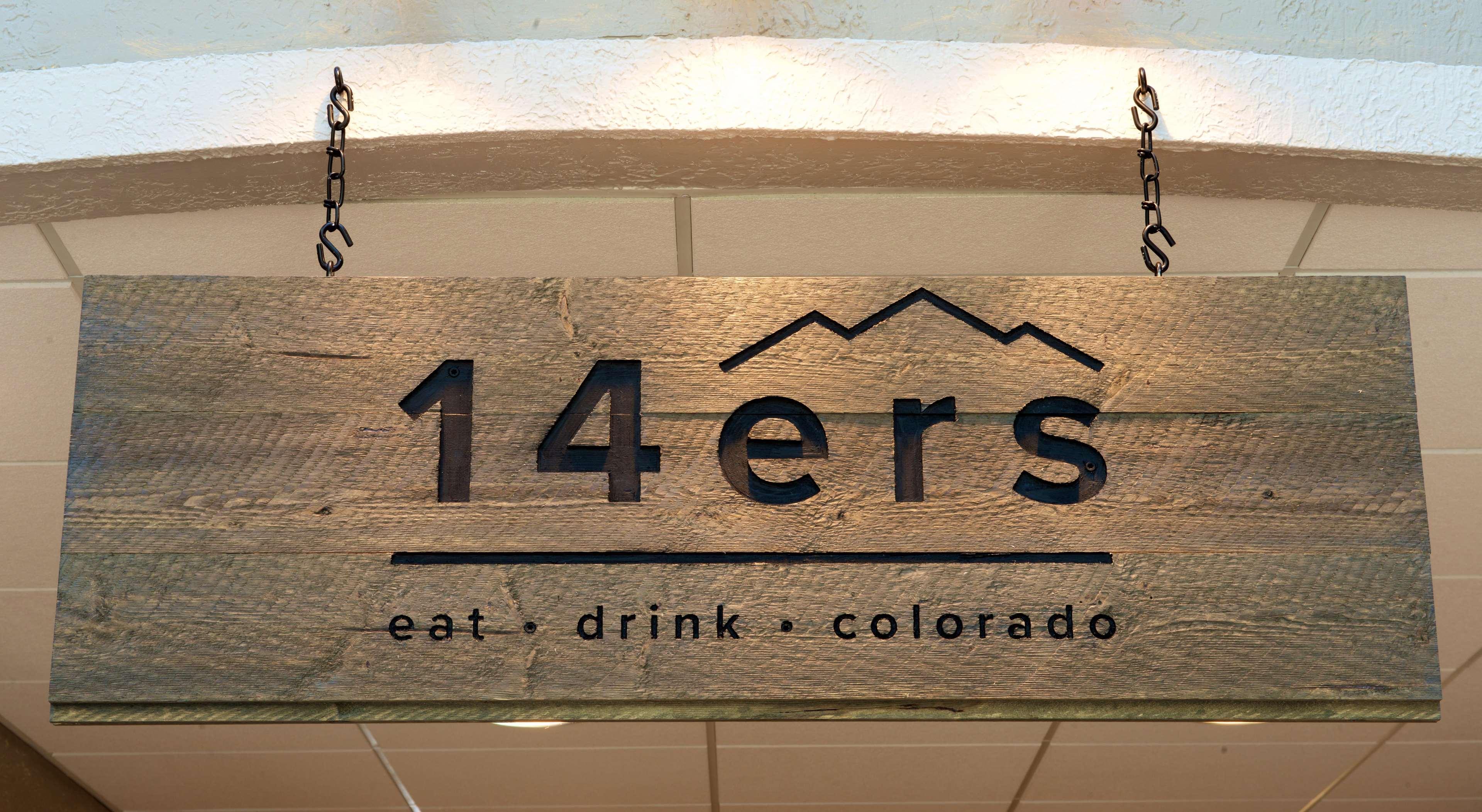 Embassy Suites By Hilton Colorado Springs Exteriör bild