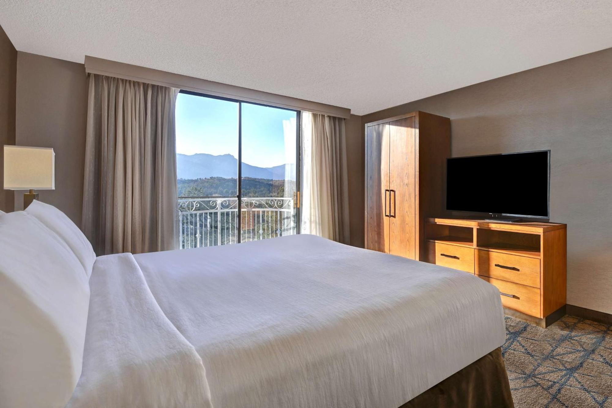 Embassy Suites By Hilton Colorado Springs Exteriör bild