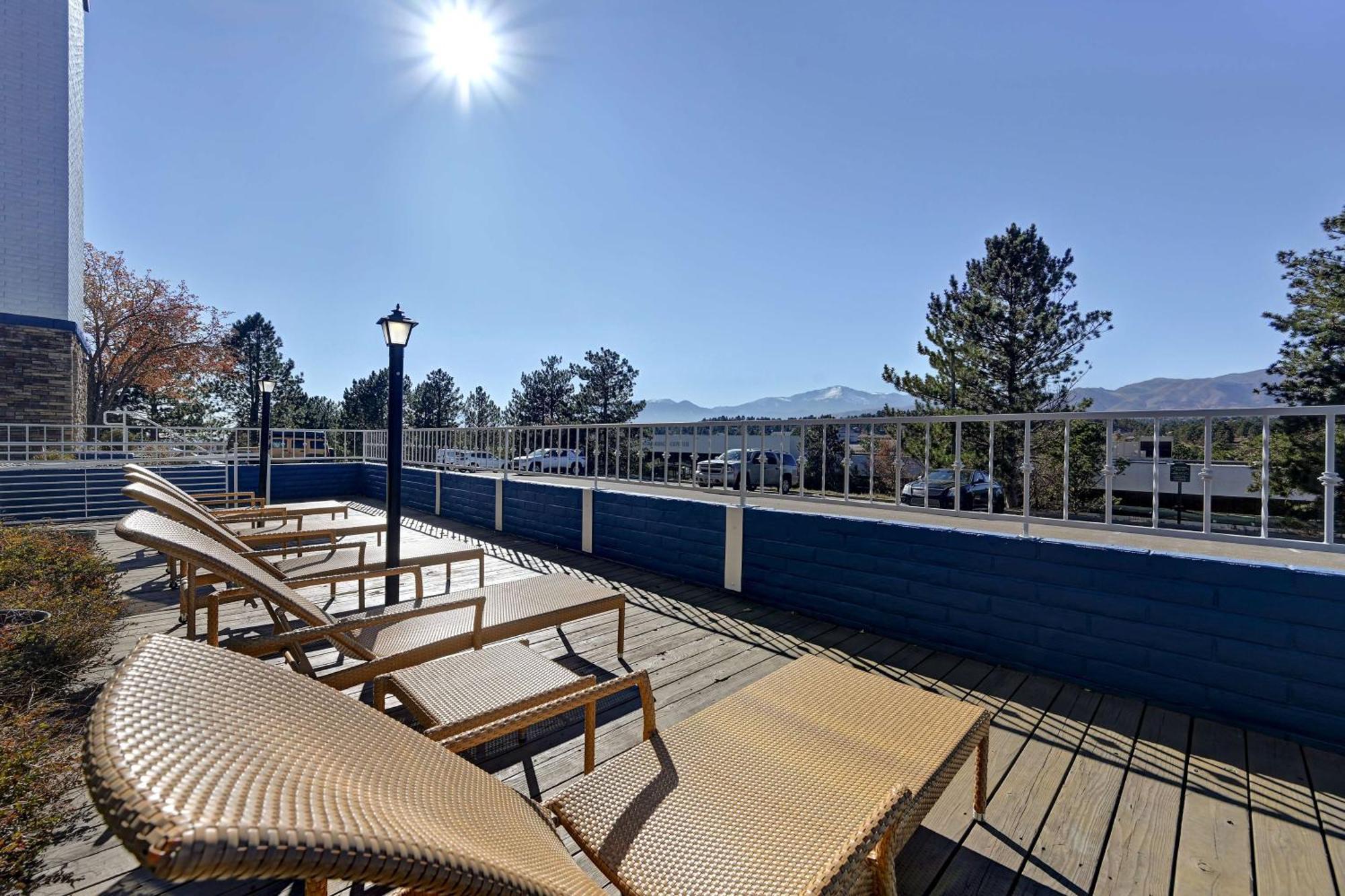 Embassy Suites By Hilton Colorado Springs Exteriör bild