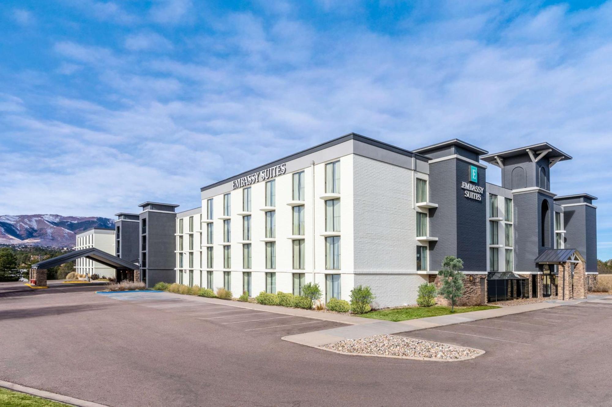 Embassy Suites By Hilton Colorado Springs Exteriör bild